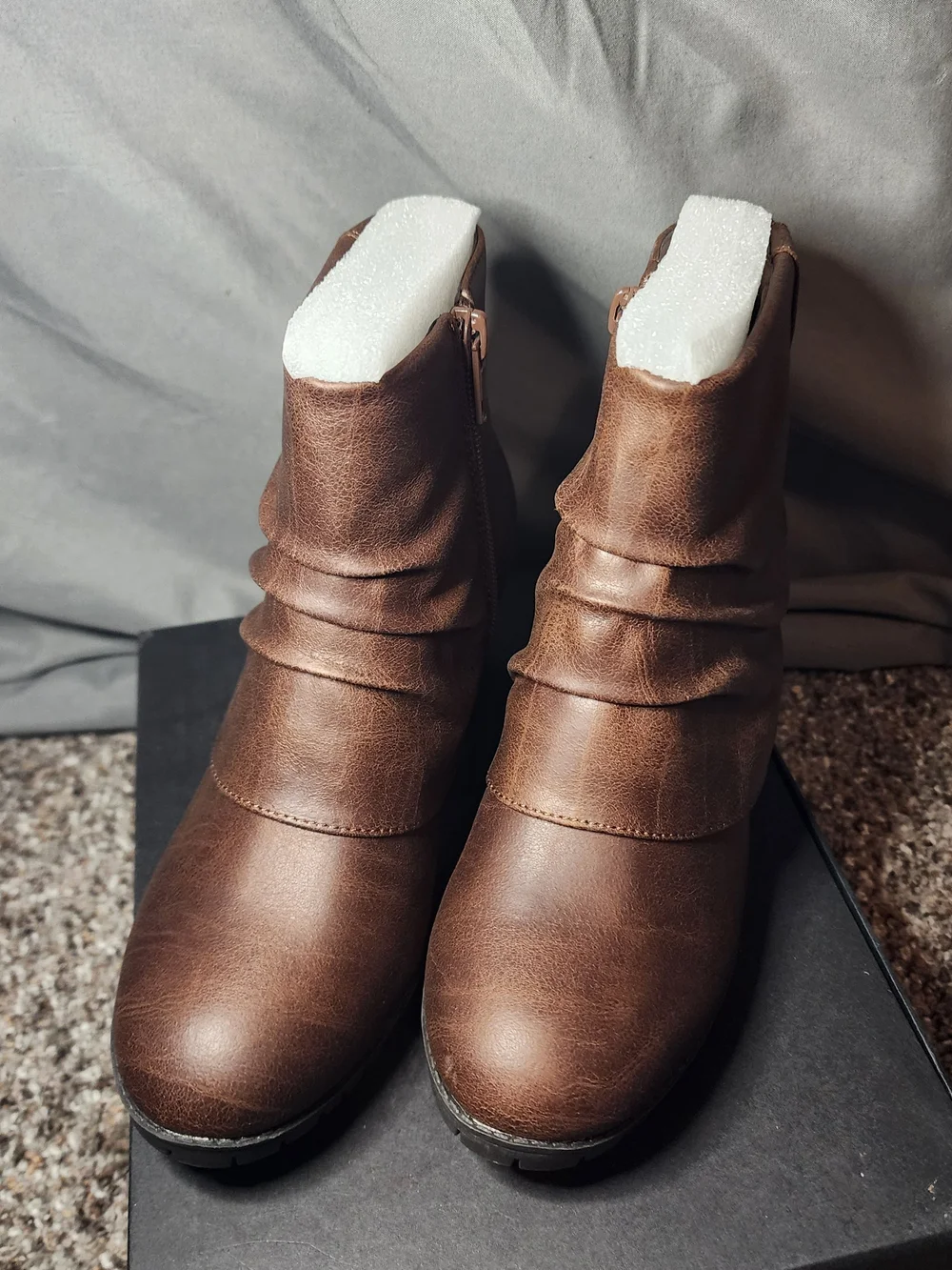 Easy street NWT Brown Slouchy Ankle Booties